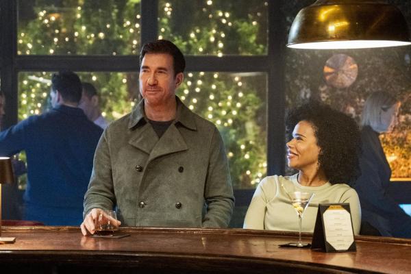 Bild 1 von 8: Remy Scott (Dylan McDermott, l.); Sheryll Barnes (Roxy Sternberg, r.)