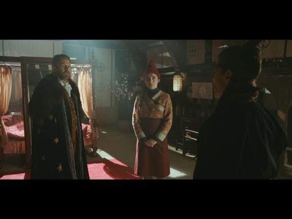 Bild 1 von 6: Von links: Storm (Troels Lyby), Nille (Neel Rßnholt) und Ingi (Ellen Hillingsß).