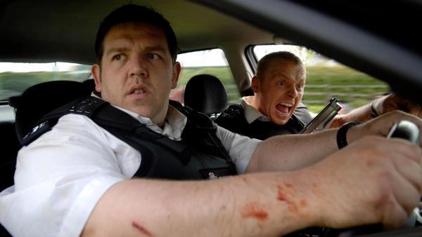 Bild 1 von 6: PC Danny Butterman (Nick Frost, vorne) und Nicholas Angel (Simon Pegg).