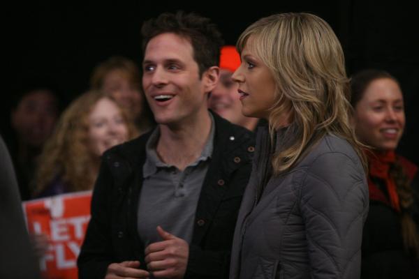 Bild 1 von 13: Dennis Reynolds (Glenn Howerton, l.); Dee Reynolds (Kaitlin Olson, r.)