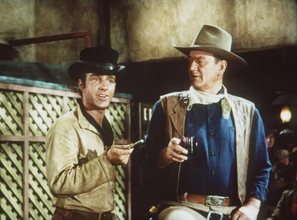 Bild 1 von 9: John Wayne (r.)