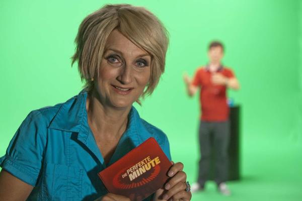 Bild 1 von 6: (5. Staffel) - Die Perfekte Minute: Ulla Kock am Brink (Petra Nadolny, l.) und ihr Kandidat Klaus (Michael Kessler, r.) ...