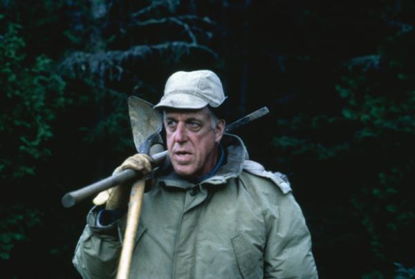 Bild 1 von 3: Jud (Fred Gwynne) kennt die dunklen Geschichten von Ludlow - und das uralte Wissen, das besser ruhen sollte.