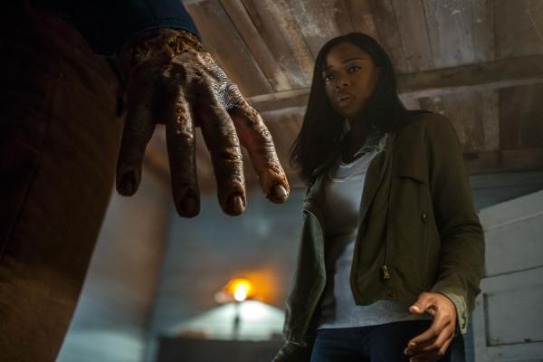 Bild 1 von 5: Amanda Fisher (Jill Marie Jones)