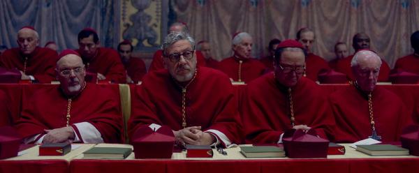 Bild 1 von 6: Sergio Castellitto stars as Cardinal Tedesco in director Edward Berger's CONCLAVE, a Focus Features release. Credit: Courtesy of Focus Features.