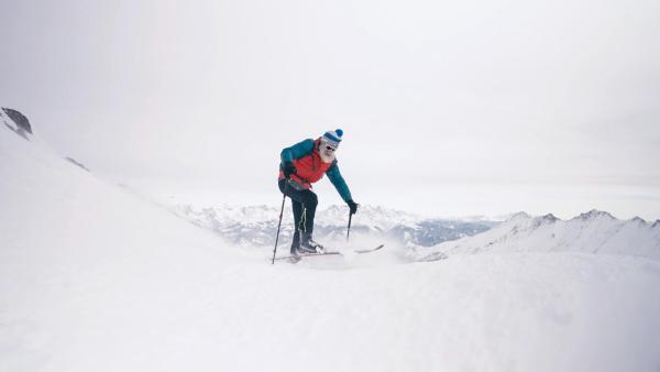 Bild 1 von 25: Im Bild: Hans Nindl auf Skitour.