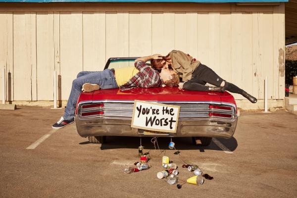 Bild 1 von 12: (5. Staffel) - Jimmy (Chris Geere, l.); Gretchen (Aya Cash, r.)