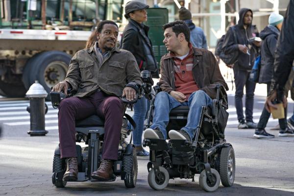 Bild 1 von 14: Lincoln Rhyme (Russell Hornsby, l.); Fred Hawkins (Zack Weinstein, r.)