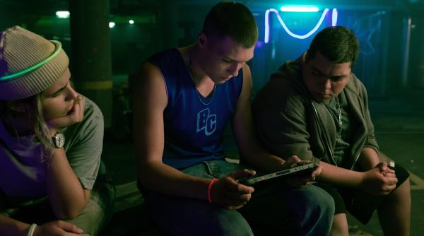 Bild 1 von 2: und zocken dabei.