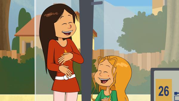 Bild 1 von 3: Wendy und Marine freuen sich, Rachel reingelegt zu haben.