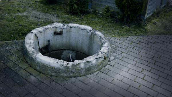 Bild 1 von 13: In einem Brunnen wird durch Zufall ein Skelett gefunden. War es Mord?