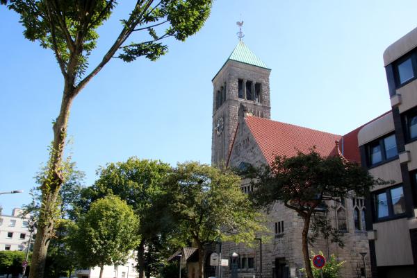 Bild 1 von 4: Außenansicht der Evangelischen Christuskirche in Recklinghausen