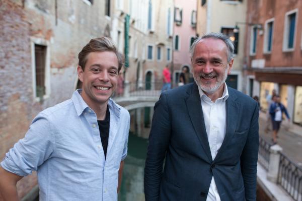 Bild 1 von 4: Checker Tobi (links) mit Architekt Clemens in Venedig