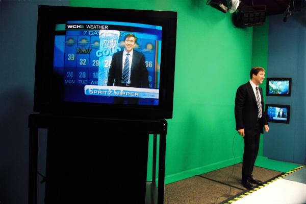 Bild 1 von 18: Seine Frau lässt sich von ihm scheiden, die Krankheit seines Vaters setzt ihm zu und seine beiden Kinder treiben ihn zum Wahnsinn. Und wenn das noch nicht reicht, bewerfen ihn seine Fernsehzuschauer mit Essen, weil ihnen seine Wettervorhersage nicht gefallen hat: Wetterfrosch Dave (Nicolas Cage) ...