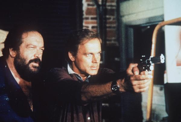 Bild 1 von 8: Auch nach der Suspendierung sind Steve (Bud Spencer, l.) und Doug (Terence Hill, r.) immer noch ein unschlagbares Team ...