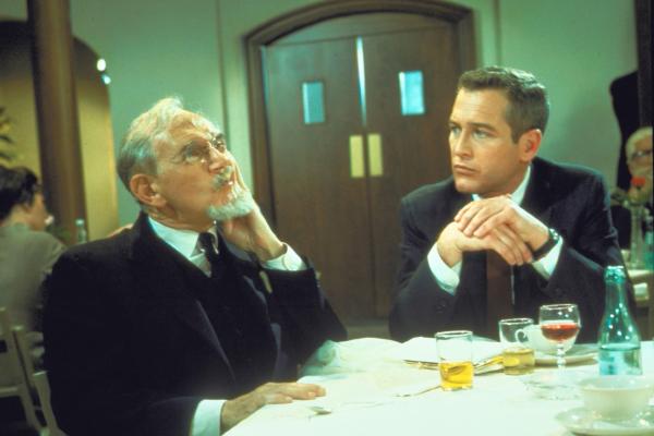 Bild 1 von 3: Professor Michael Armstrong (Paul Newman, r.) hofft über den Wissenschaftler Professor Lindt (Ludwig Donath, l.) an eine Wichtige Formel gelangen zu können ...