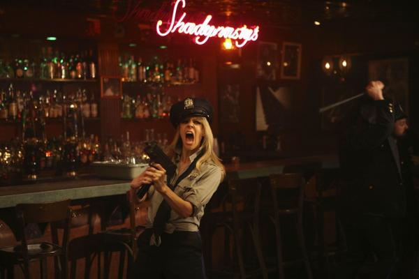 Bild 1 von 8: Dee Reynolds (Kaitlin Olson)