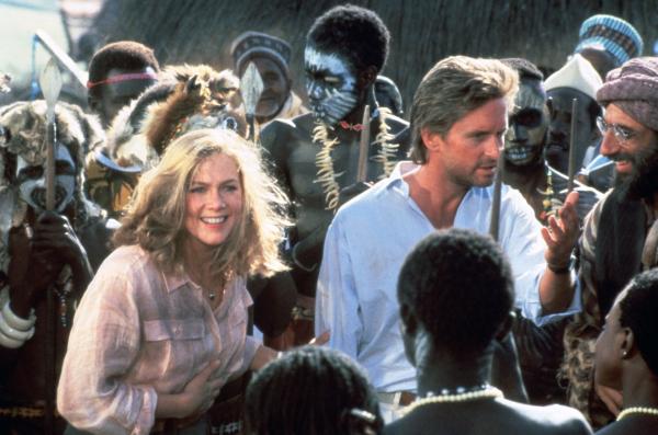 Bild 1 von 6: Joan (Kathleen Turner, l.) und Jack (Michael Douglas, r.) können vor Omars Schergen zu den Nubiern fliehen. Doch wie lange werden sie hier in Sicherheit sein?