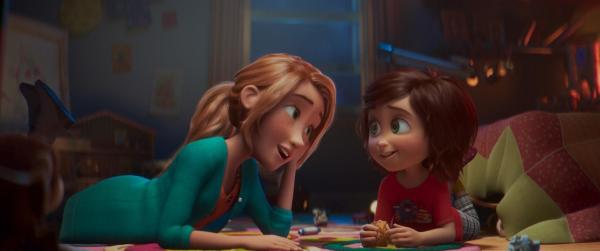 Bild 1 von 18: Mutter (l.); June (r.)