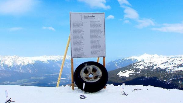 Bild 1 von 7: Im Bild: Gedenktafel am Glungezer.
