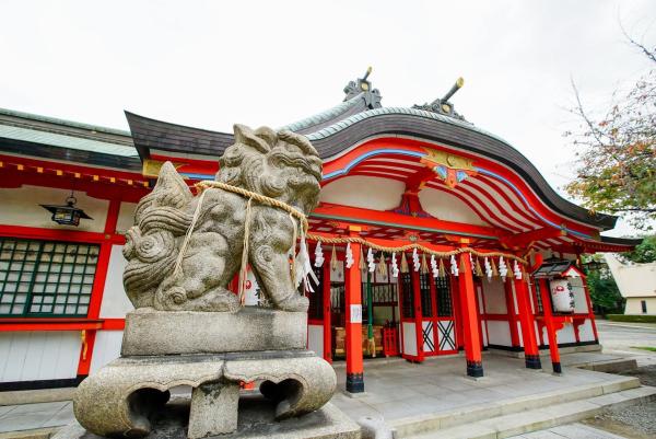 Bild 1 von 22: Im Bild: Der Tamatsukuri Inari Schrein in Osaka ist dem dem Shinto-Gott Inari gewidmet.