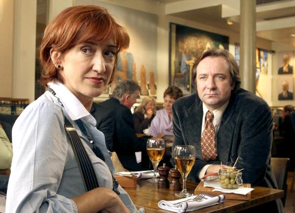 Bild 1 von 8: Im Bild: Haydn Gwynne (Sandra Walters), Neil Pearson (Dr. Stringer).