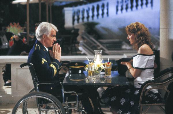 Bild 1 von 4: Der amerikanische Betrüger Freddy Benson (Steve Martin) versucht, reiche Frauen wie Janet Colgate (Glenne Headly) mit herzzerreißenden Geschichten um ihr Vermögen zu bringen.