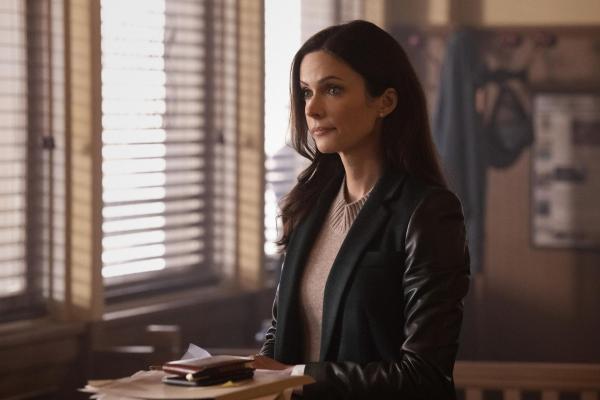 Bild 1 von 5: Lois Lane (Bitsie Tulloch)