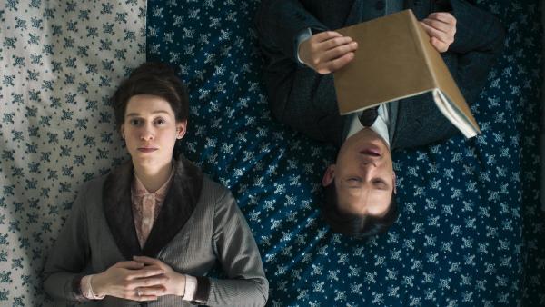 Bild 1 von 1: Im Bild: Lia von Blarer (Felice Bauer), Joel Basman (Franz Kafka).