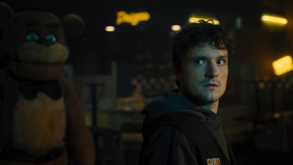 Bild 1 von 4: Mike (Josh Hutcherson)