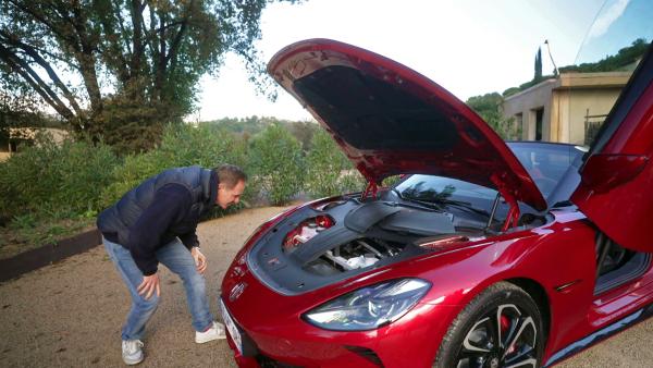 Bild 1 von 4: GRIP-Testfahrer Matthias Malmedie checkt den \