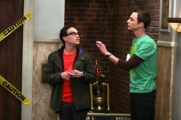 Bild 1 von 20: Leonard Hofstadter (Johnny Galecki, l.); Sheldon Cooper (Jim Parsons, r.)