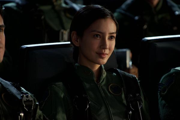 Bild 1 von 13: Muss sich dem lebensgefährlichen Kampf gegen die Invasoren stellen: Rain Lao (Angela Yeung Wing) ...