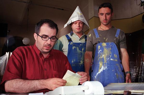 Bild 1 von 3: Im Bild (v.li.): Michael Niavarani (Mario), Reinhard Nowak (Burli), Gunther Gillian (Ötschi).