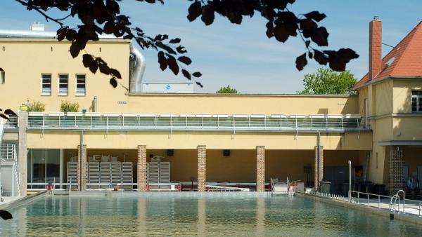 Bild 1 von 11: Im Bild: Stadtbad Baden.