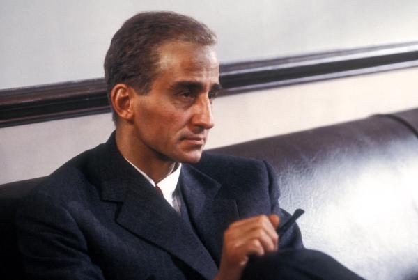 Bild 1 von 3: Robert Oppenheimer (Sam Waterston)