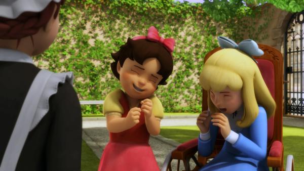 Bild 1 von 4: Clara und Heidi haben auf Anhieb viel Spaß miteinander.