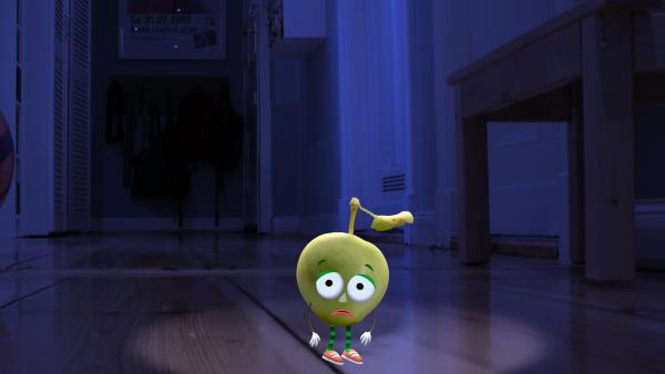 Bild 1 von 4: Im Flur entdeckt die kleine Lampe einen kleinen Apfel, der sich verlaufen hat. Wie soll er wieder nach Hause kommen?