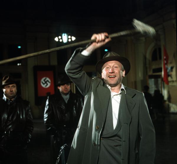 Bild 1 von 9: Im Bild: Karl Merkatz (Karl Bockerer).