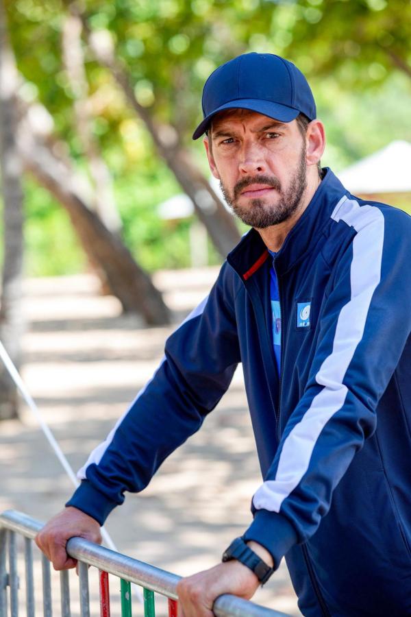 Bild 1 von 2: Im Bild: Adrian Bower (Brian Hunter).