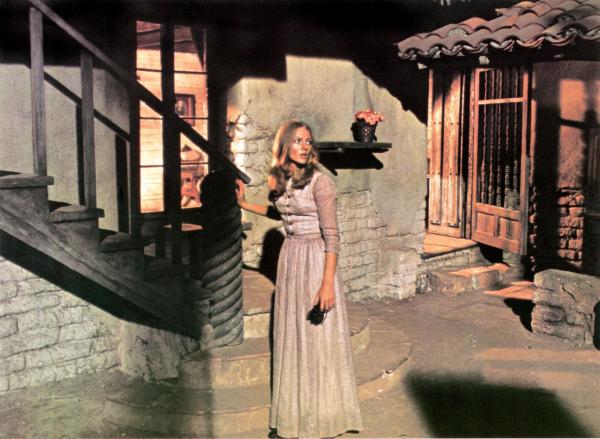 Bild 1 von 4: Joanne Morton (Joanna Pettet)