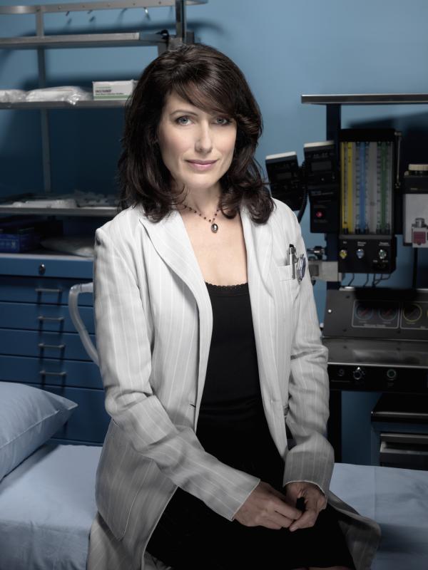 Bild 1 von 20: (4. Staffel) - Dr. Lisa Cuddy (Lisa Edelstein) ist die Leiterin des Princeton Plainsboro Teaching Hospital und die direkte Vorgesetzte von Dr. House.